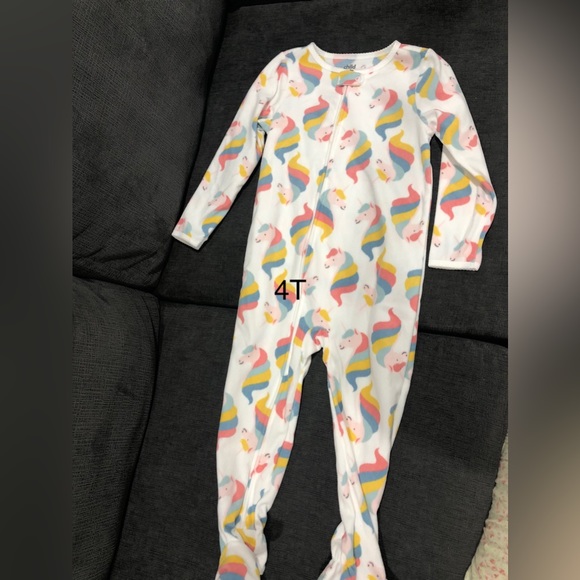 Bundle 7 Pyjamas 4T - Picture 6 of 8